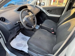 TOYOTA Yaris 5p 1.0 8